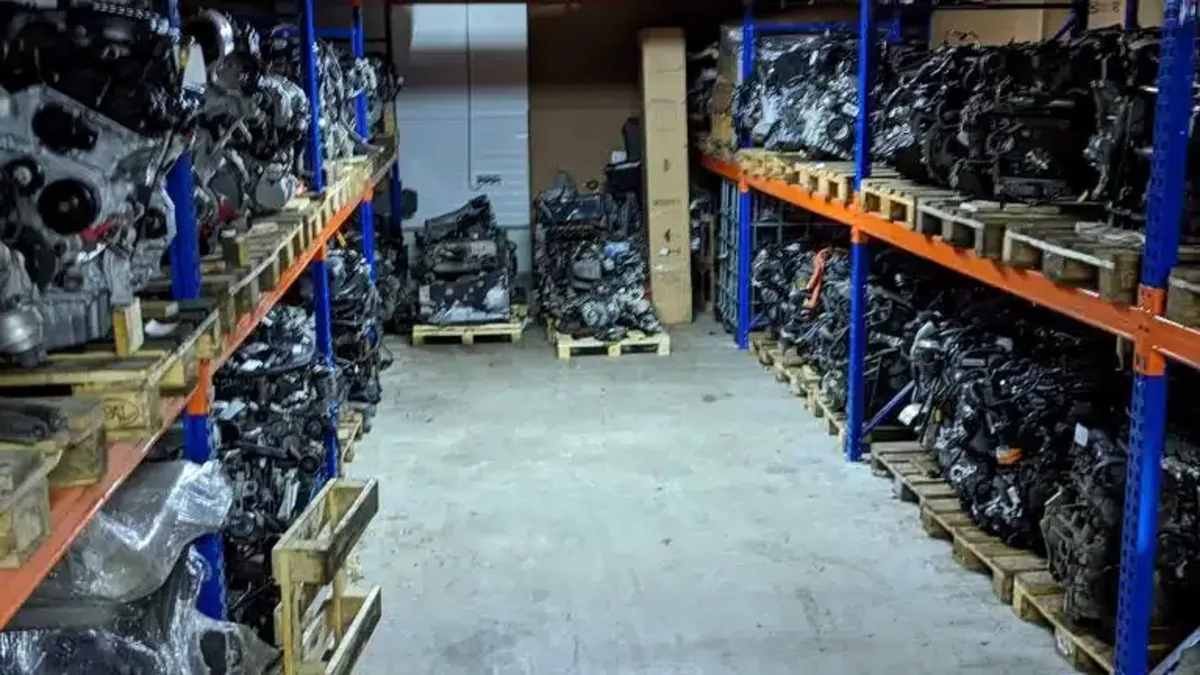 Magazzino motori usati selezionati e testati - Autodemolitore F.lli Artuso Group S.r.l. - Spedizione gratuita in tutta Italia